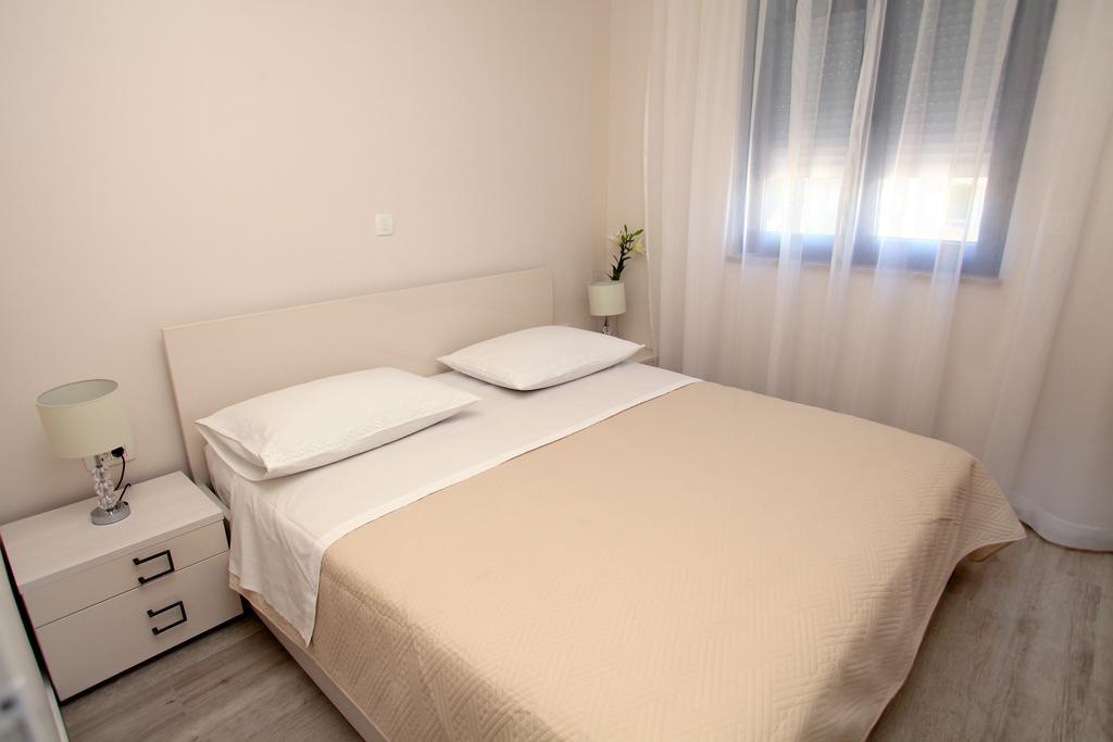 Apartments Villa Aquamarie Trogir Exterior foto
