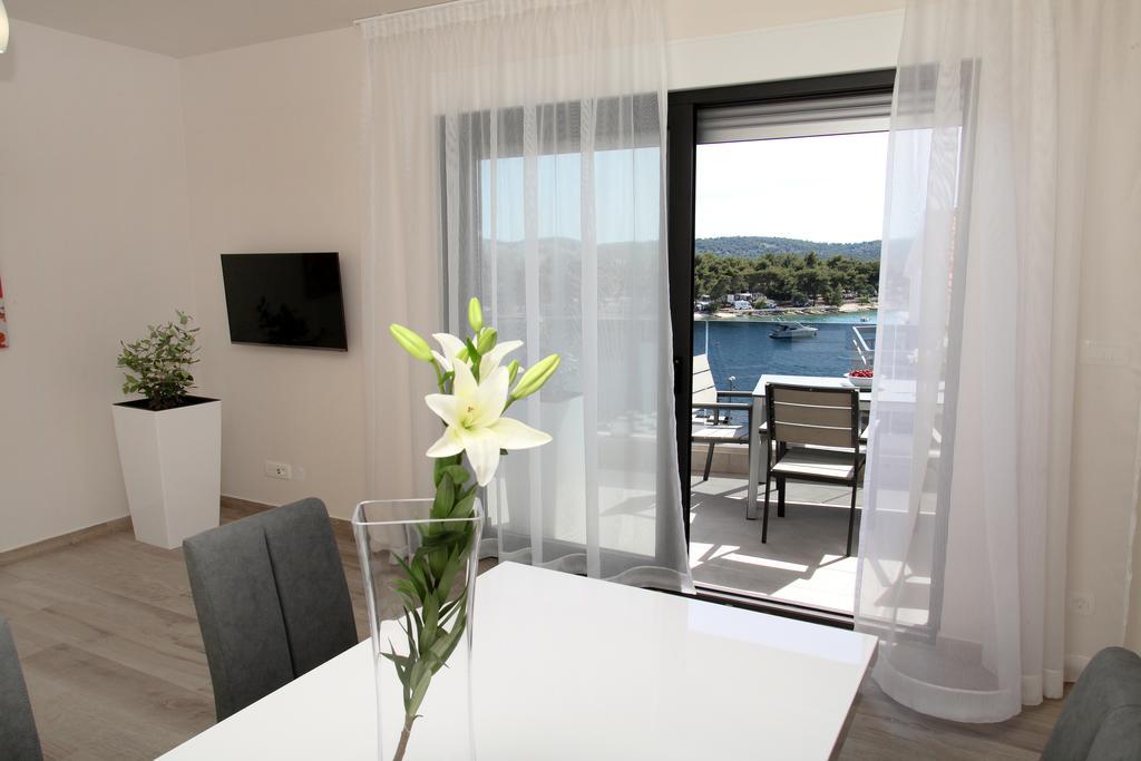 Apartments Villa Aquamarie Trogir Exterior foto