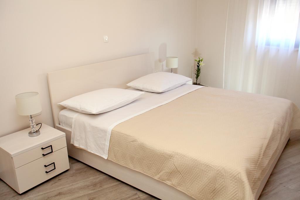 Apartments Villa Aquamarie Trogir Exterior foto