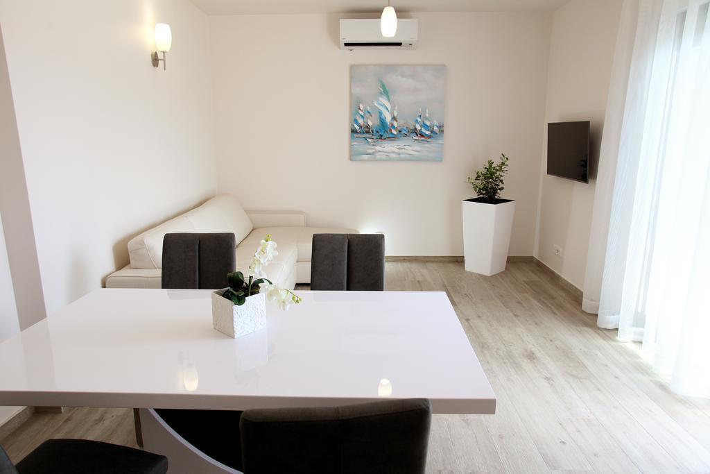 Apartments Villa Aquamarie Trogir Exterior foto