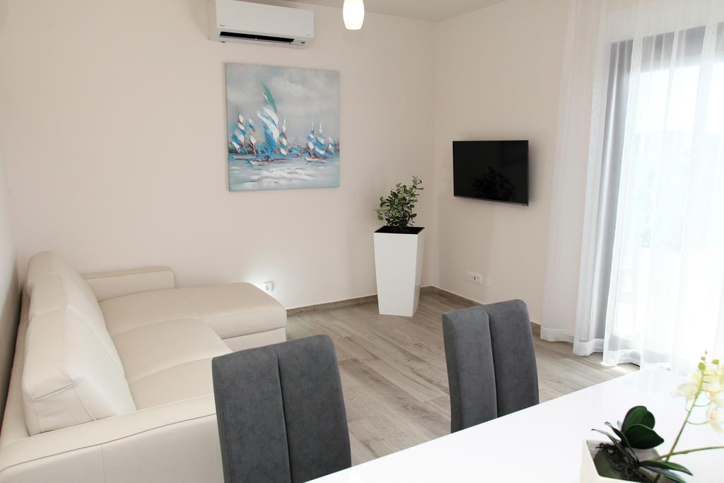 Apartments Villa Aquamarie Trogir Exterior foto
