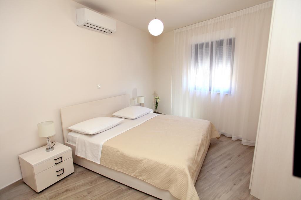Apartments Villa Aquamarie Trogir Exterior foto