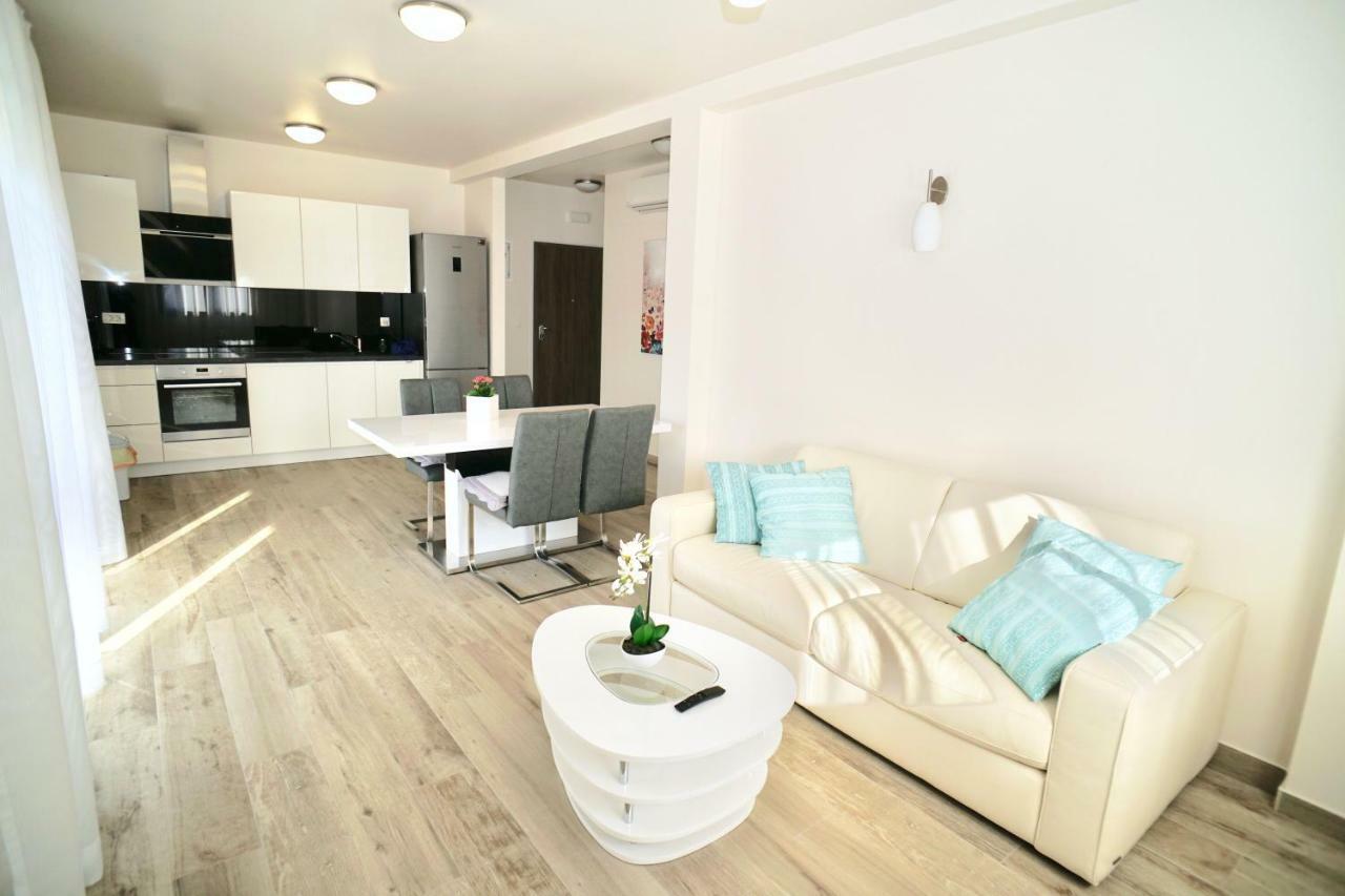 Apartments Villa Aquamarie Trogir Exterior foto