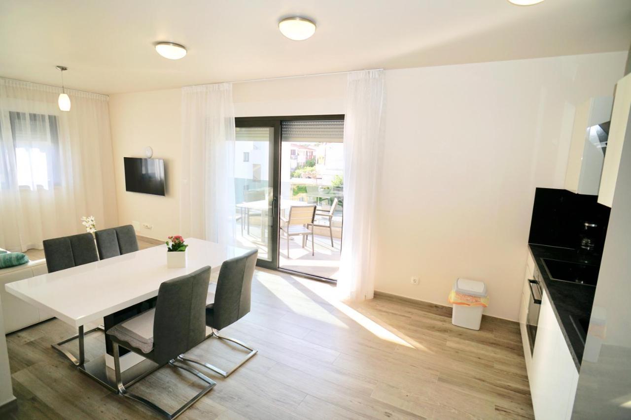 Apartments Villa Aquamarie Trogir Exterior foto
